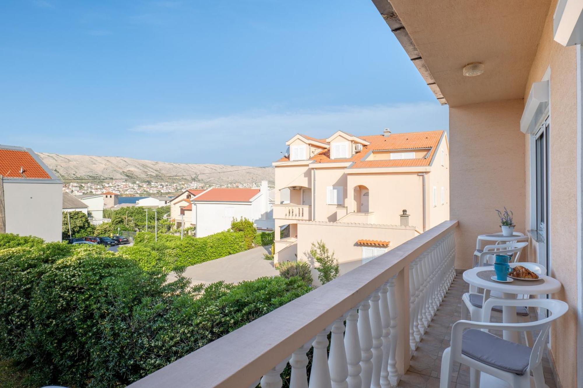 Apartment Wish - Two Bedrooms With 2 Ac Renewed Pag Town Dış mekan fotoğraf