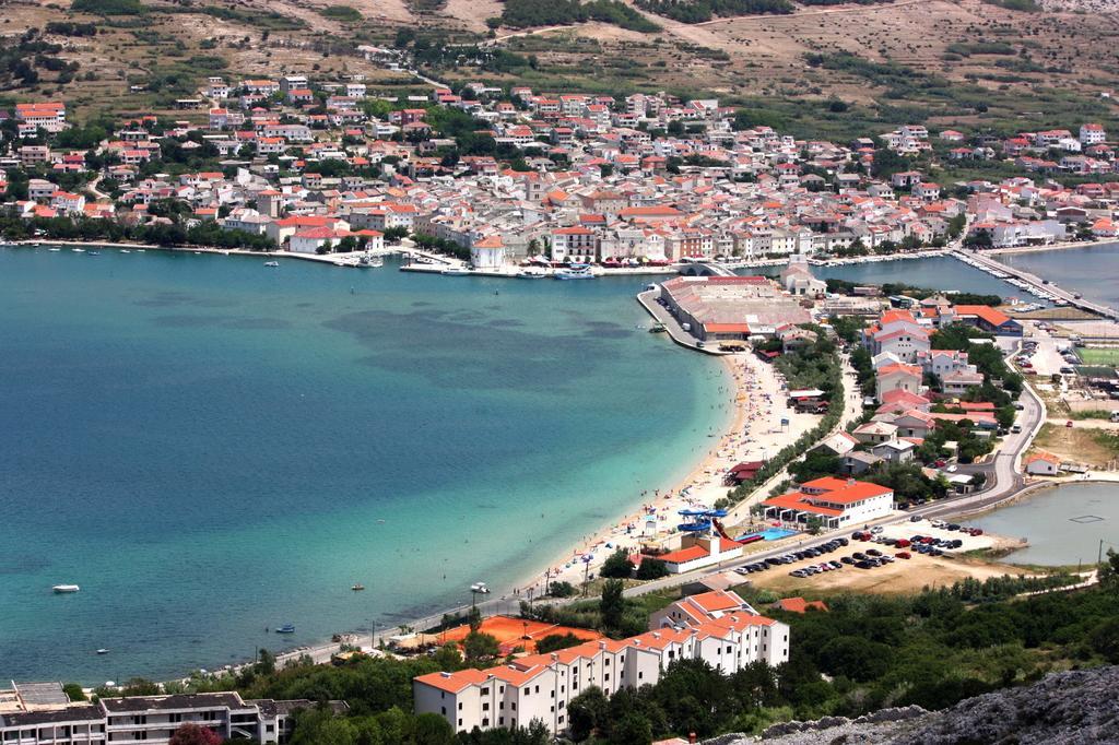 Apartment Wish - Two Bedrooms With 2 Ac Renewed Pag Town Oda fotoğraf